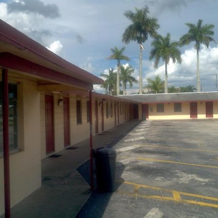 פורט מאיירס Palm City Motel מראה חיצוני תמונה